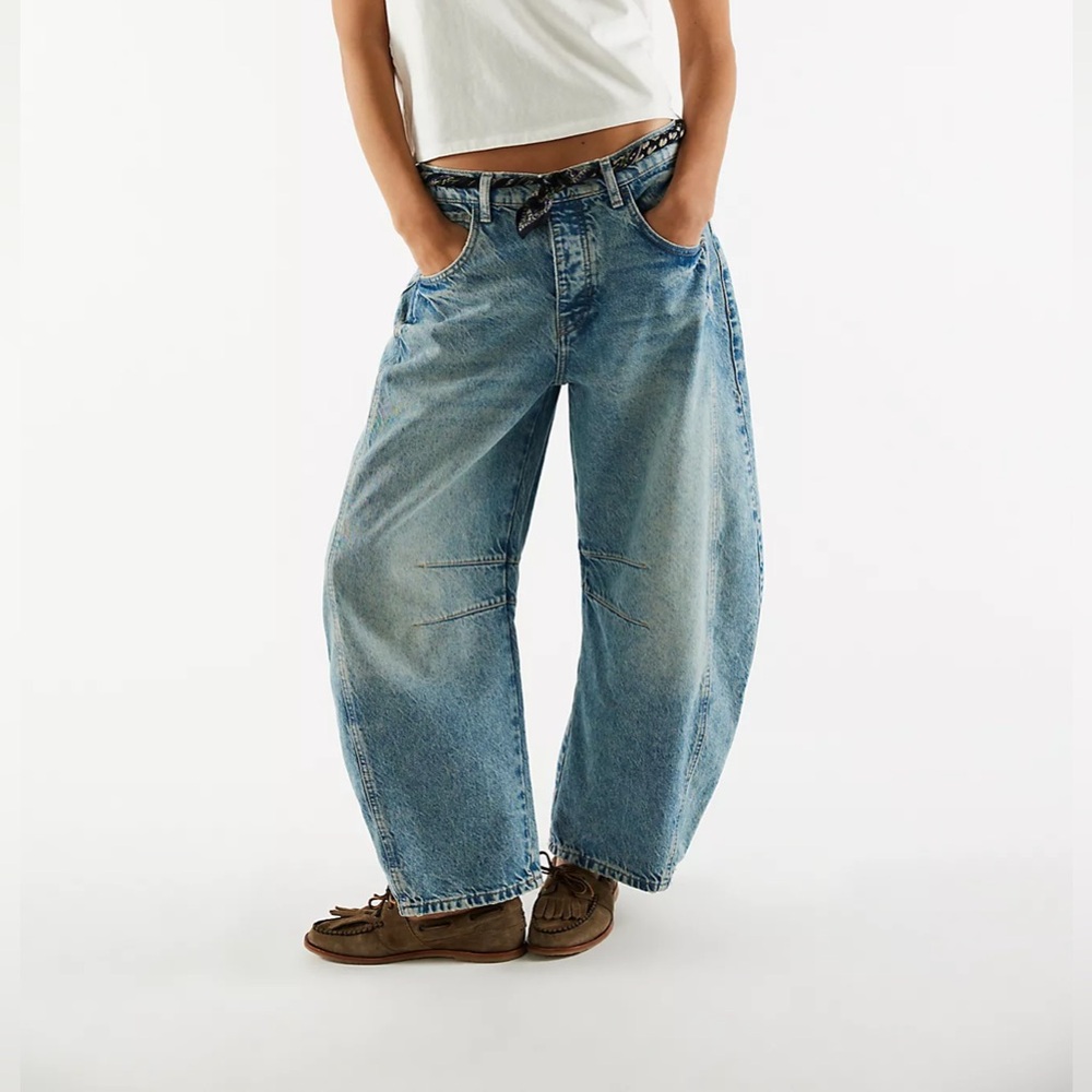 We The Free Good Luck Mid-Rise Barrel Jeans size 31 - Picture 3 of 3